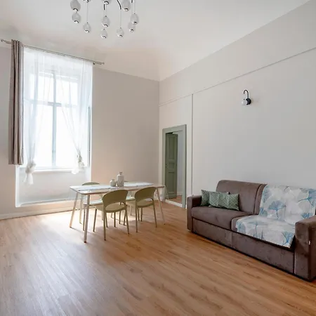 Old Town Charm & Relax - Giuga's باري